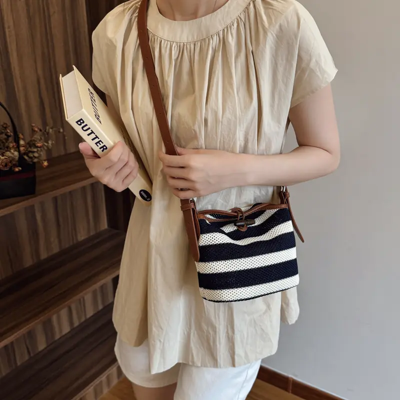 LEFTSIDE Design Stripe Knitting Bucket Bag Woven Hand Bag 2025 Beach Shoulder Bag Holiday Handbag Crossbody Purse for Women