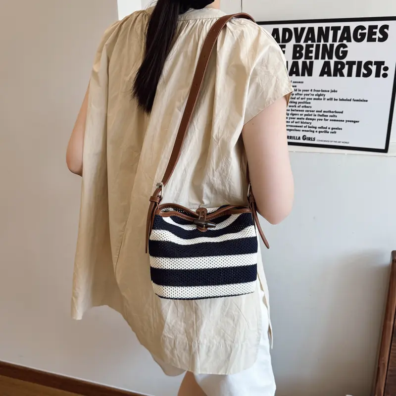 LEFTSIDE Design Stripe Knitting Bucket Bag Woven Hand Bag 2025 Beach Shoulder Bag Holiday Handbag Crossbody Purse for Women