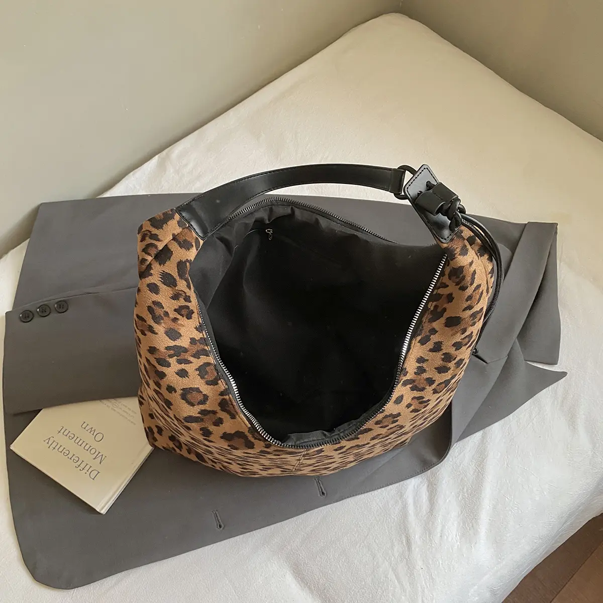 LEFTSIDE Design Suede High Capacity Leopard Shoulder Bags for Women 2025 New Winter Underarm Bag Females ​Luxury Handbags