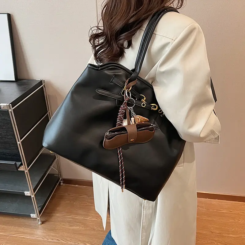LEFTSIDE Big PU Leather Shoulder Bags for Women 2024 Y2K Designer Ladies Tote Bag Females Luxury Fashion Handbags and Purses