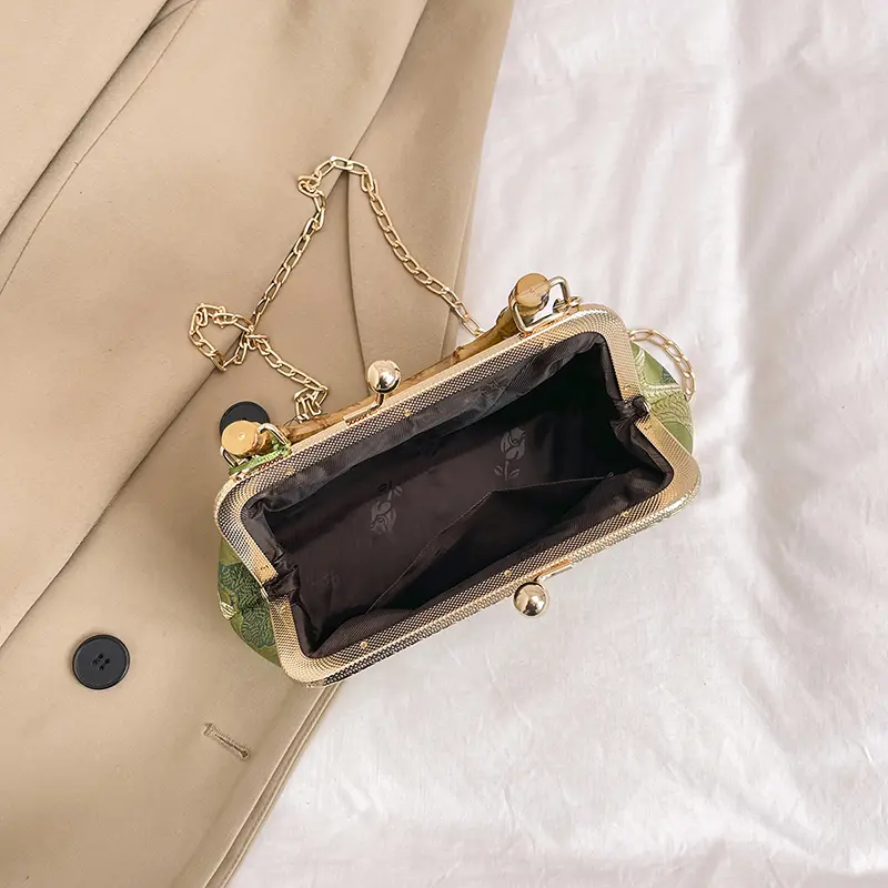 LEFTSIDE Chinese Style Chain Crossbody Bags for Women 2025 Fashion Shoulder Bags Females Short Handle Handbags with Tassels