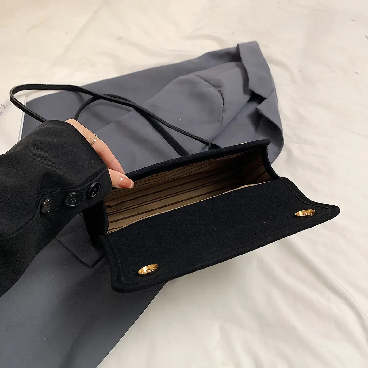 LEFTSIDE Small PU Leather Tote Bags Lady Shoulder Bag for Women 2024 Winter New Trend Fashion Y2K Retro Handbags and Purses