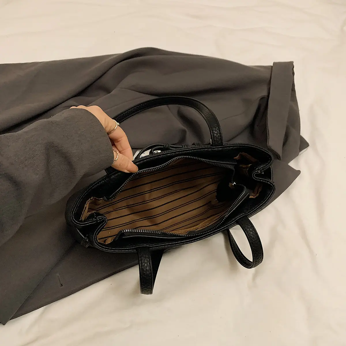 LEFTSIDE Small PU Leather Underarm Bags for Women 2025 Ladies Fashion Shoulder Bag Females Summer Handbags and Purses Tote Bag