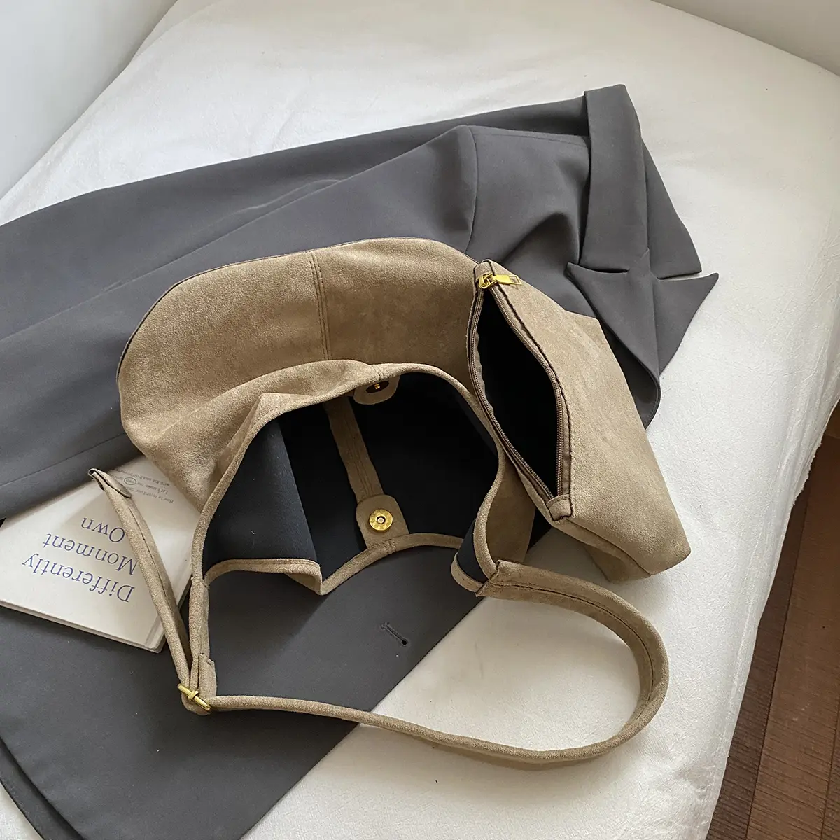 LEFTSIDE Women's High Capacity Pu Leather Shoulder Bag 2025 Winter New Fashion Retro Hobo Bag Luxury Brand Designer Handbags