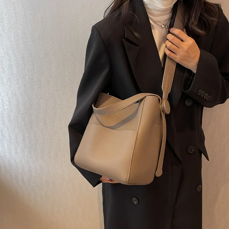 LEFTSIDE Bucket Shoulder Side Bags for Women 2025 Females Designers Trend Small Leather Crossbody Bag Handbags and Purses