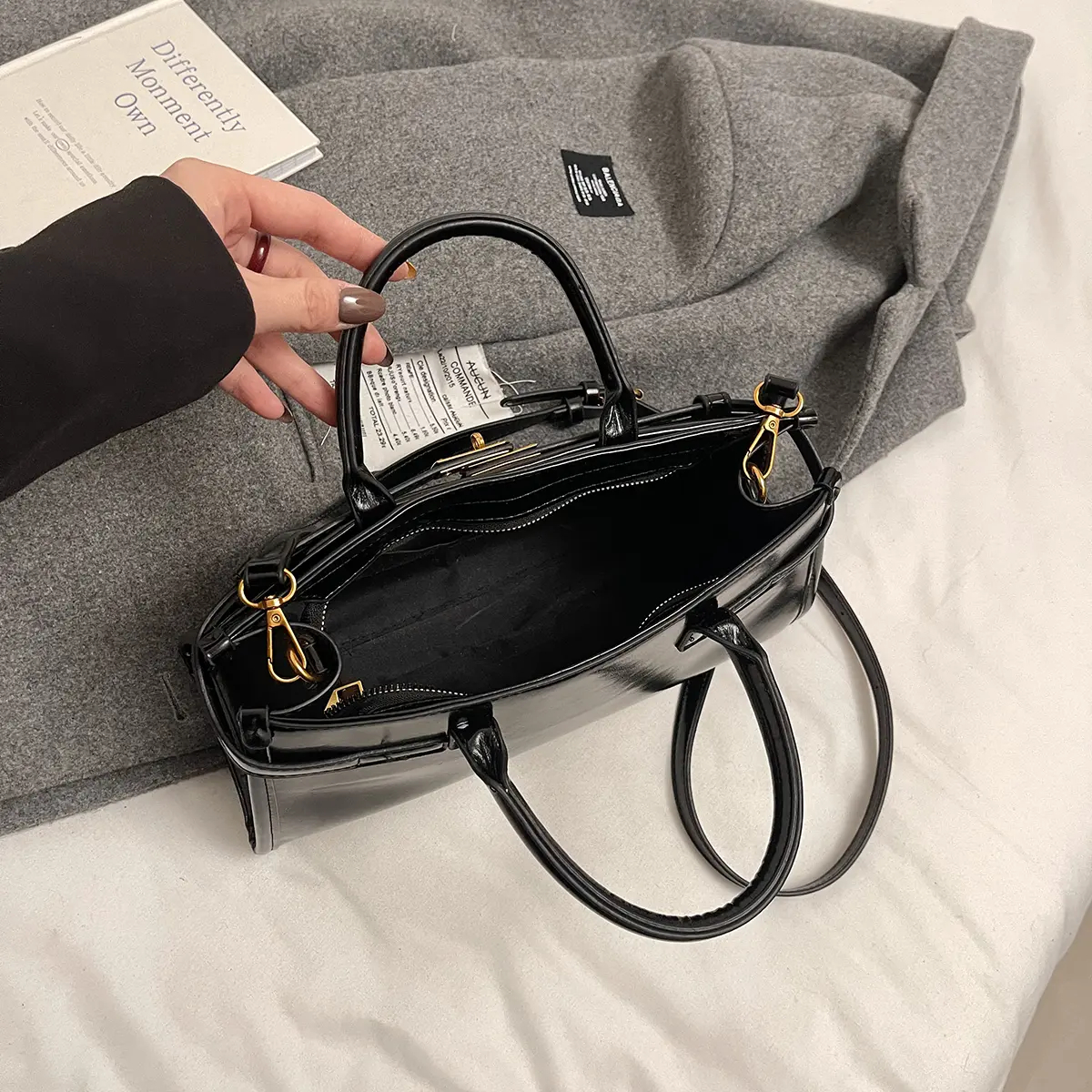 LEFTSIDE Small Pu Leather Crossbody Bags Lady Short Handle Shoulder Bag for Women 2024 New Simple Y2K Retro Handbags and Purses