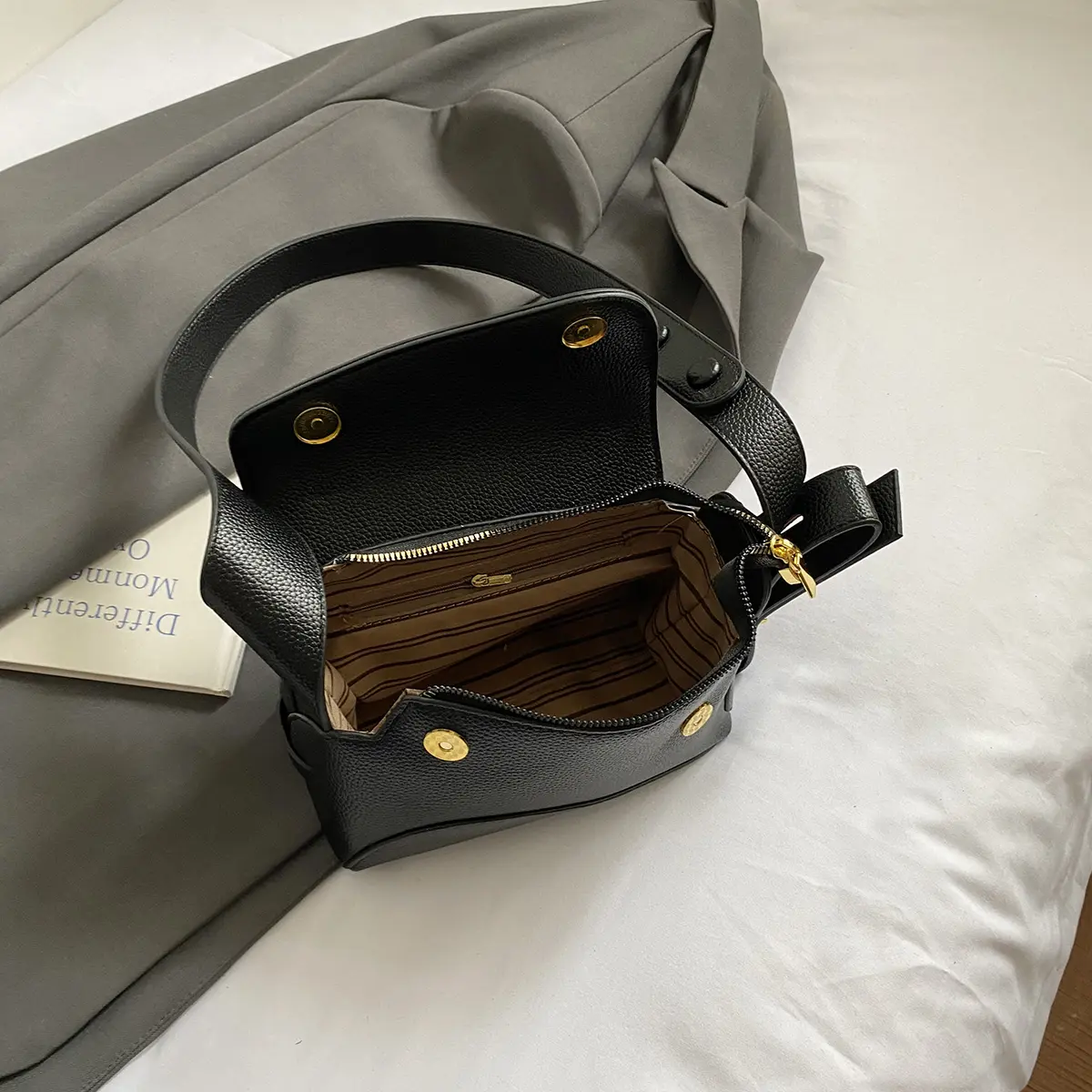 LEFTSIDE 2025 New Luxury Small PU Leather Solid Color Handbags and Purses Women's Flap Crossbody Bag Silver Shoulder Bags