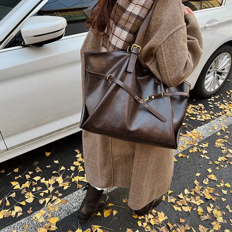 LEFTSIDE Retro Big PU Leather Shoulder Bag for Women 2024 Winter Trend New Y2K Fashion Handbags Females Travel Luxury Tote Bag