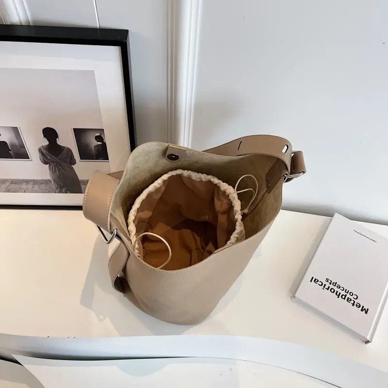 LEFTSIDE Retro Small Solid Color Leather Shoulder Bags For Women 2025 Designer Korean Fashion Female Handbags Underarm Bag