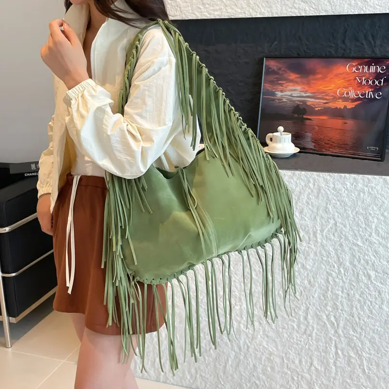 LEFTSIDE Design High capacity PU Leather Shoulder Bags for Women 2025 New Winter Tassels Hobo Bag Females ​Handbags and Purses