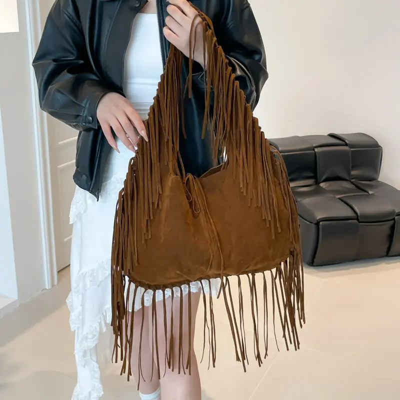 LEFTSIDE Design High capacity PU Leather Shoulder Bags for Women 2025 New Winter Tassels Hobo Bag Females ​Handbags and Purses