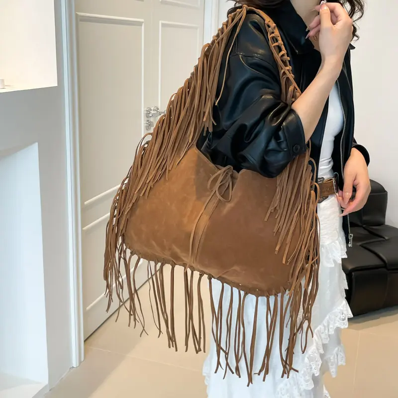 LEFTSIDE Design High capacity PU Leather Shoulder Bags for Women 2025 New Winter Tassels Hobo Bag Females ​Handbags and Purses