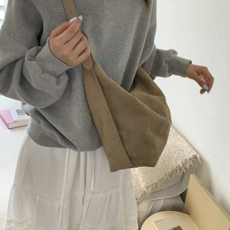 LEFTSIDE Design Large PU Leather Hobo Underarm Bags Lady Winter Shoulder Bag for Women 2025 Winter Trend Y2K Handbags and Purses