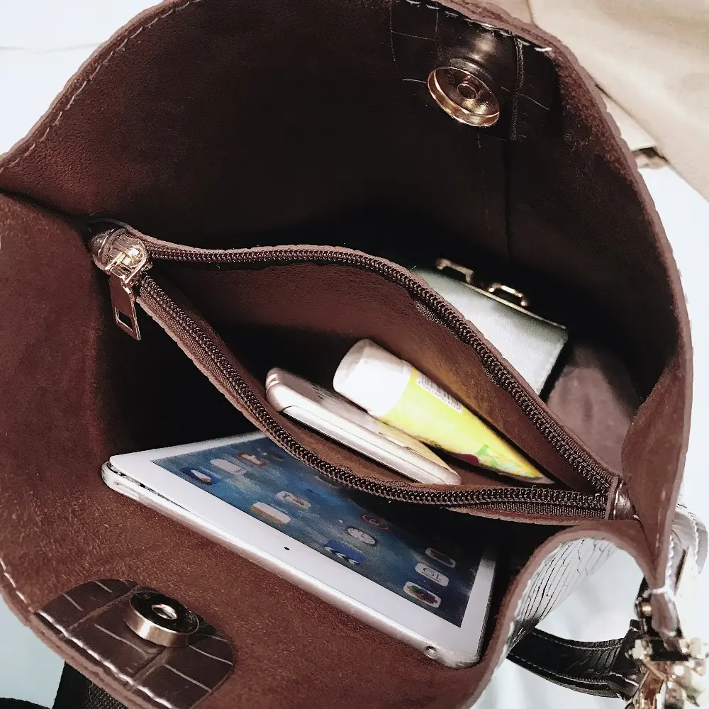 LEFTSIDE Vintage Leather Stone Pattern Crossbody Bags For Women 2025 New Shoulder Bag Fashion Handbags And Purses Bucket Bags