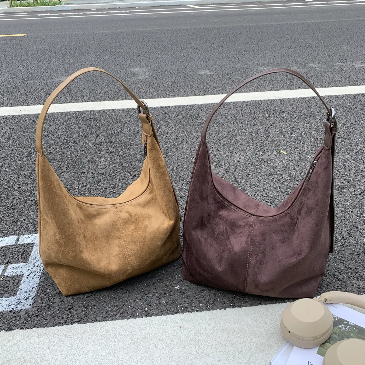 LEFTSIDE Design Large PU Leather Hobo Underarm Bags Lady Winter Shoulder Bag for Women 2025 Winter Trend Y2K Handbags and Purses