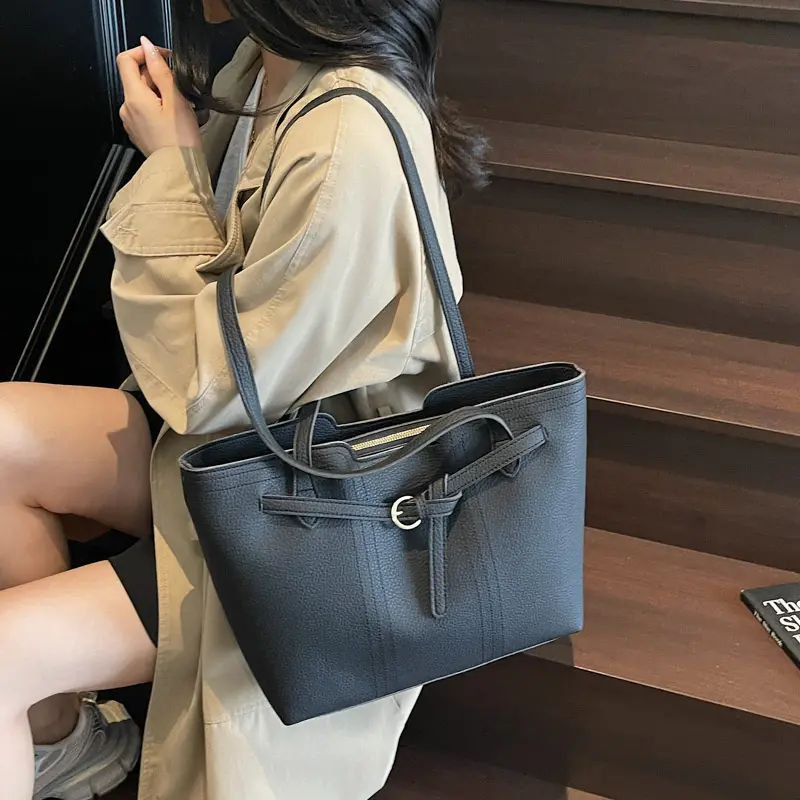 LEFTSIDE 2025 PU Leather Luxury Designer Tote Bag Female High Capacity Shoulder Bag 2025 Female Handbags Solid Color Hand Bag