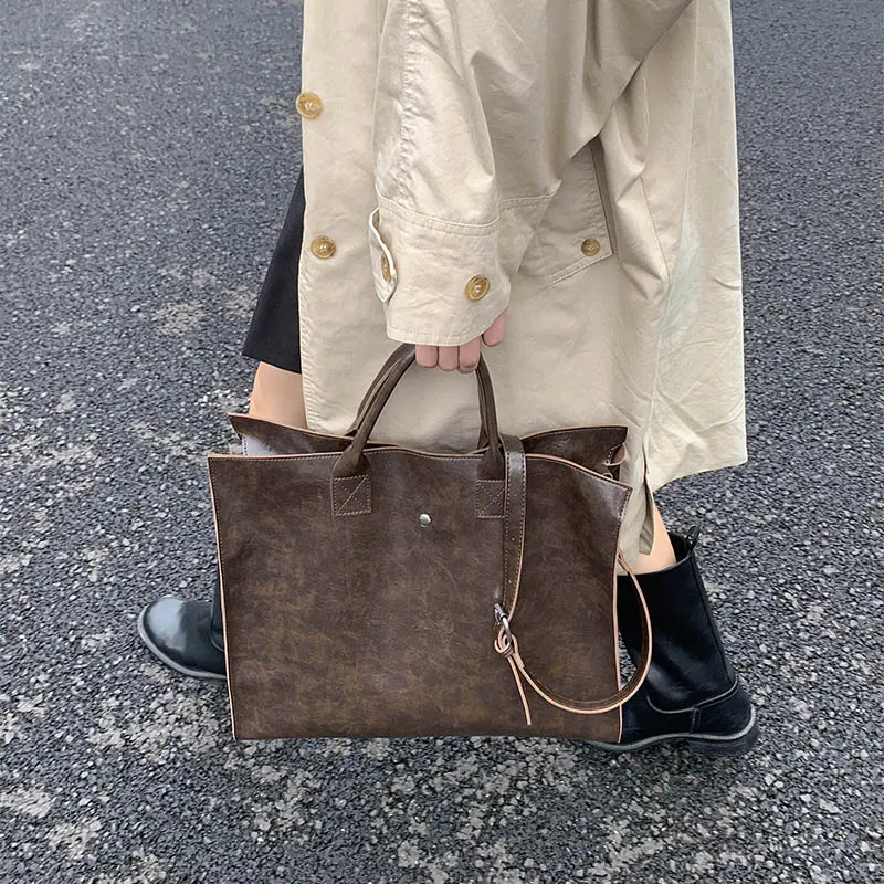 LEFTSIDE Women High-capacity PU Leather Crossbody Bag 2025 Winter Retro Trend Short Handle Shoulder Bag Luxury Designer Handbags