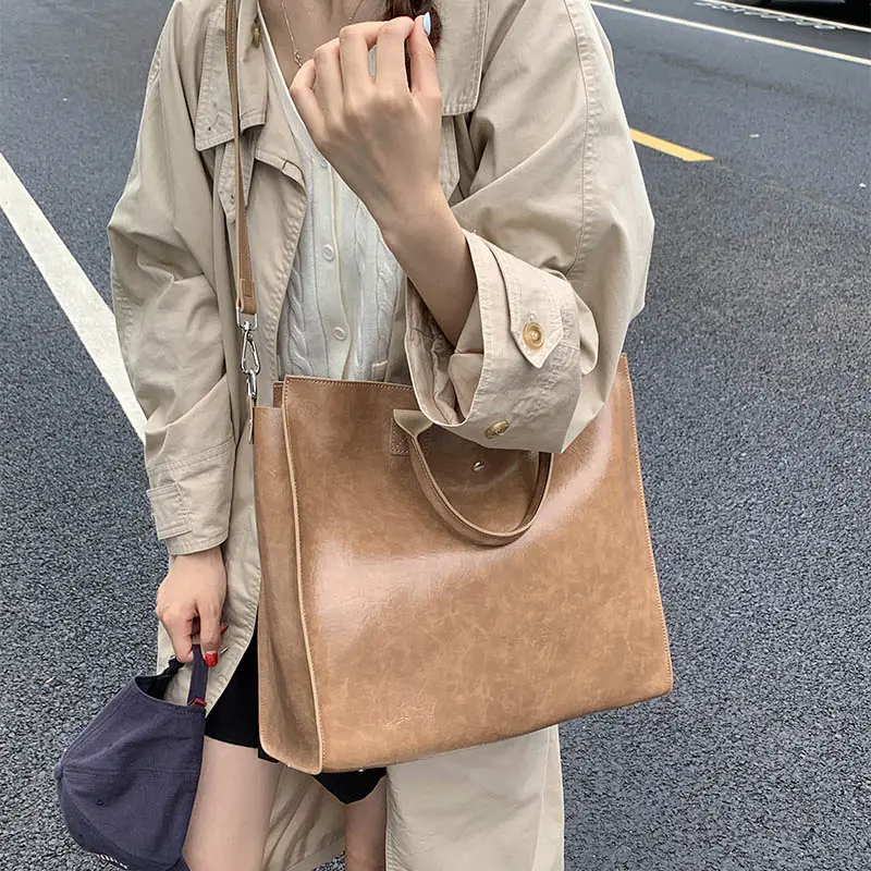 LEFTSIDE Women High-capacity PU Leather Crossbody Bag 2025 Winter Retro Trend Short Handle Shoulder Bag Luxury Designer Handbags