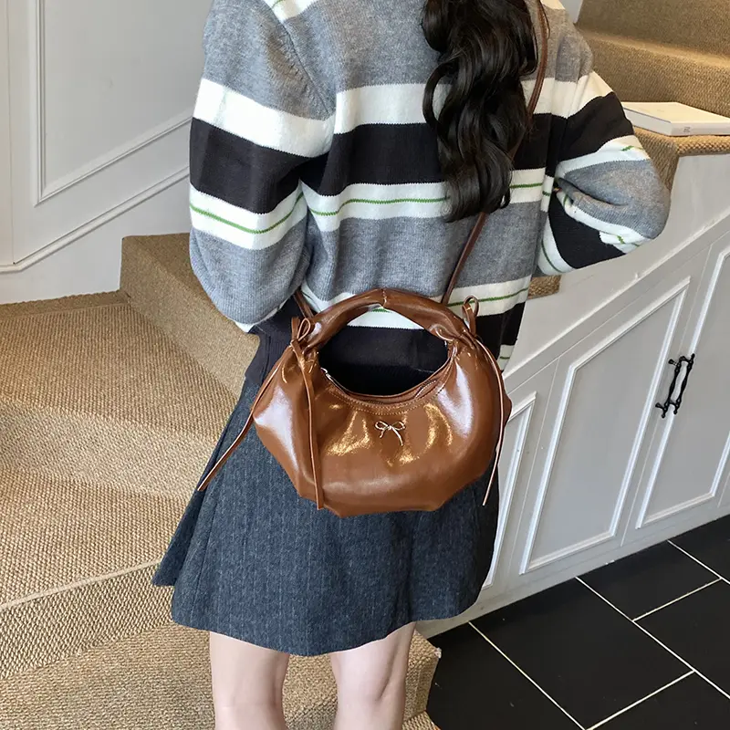 LEFTSIDE Retro Small PU Leather Saddle Bag 2025 New Trendy Shoulder Bag Fashion Crossbody Bag Females Luxury Handbags and Purses