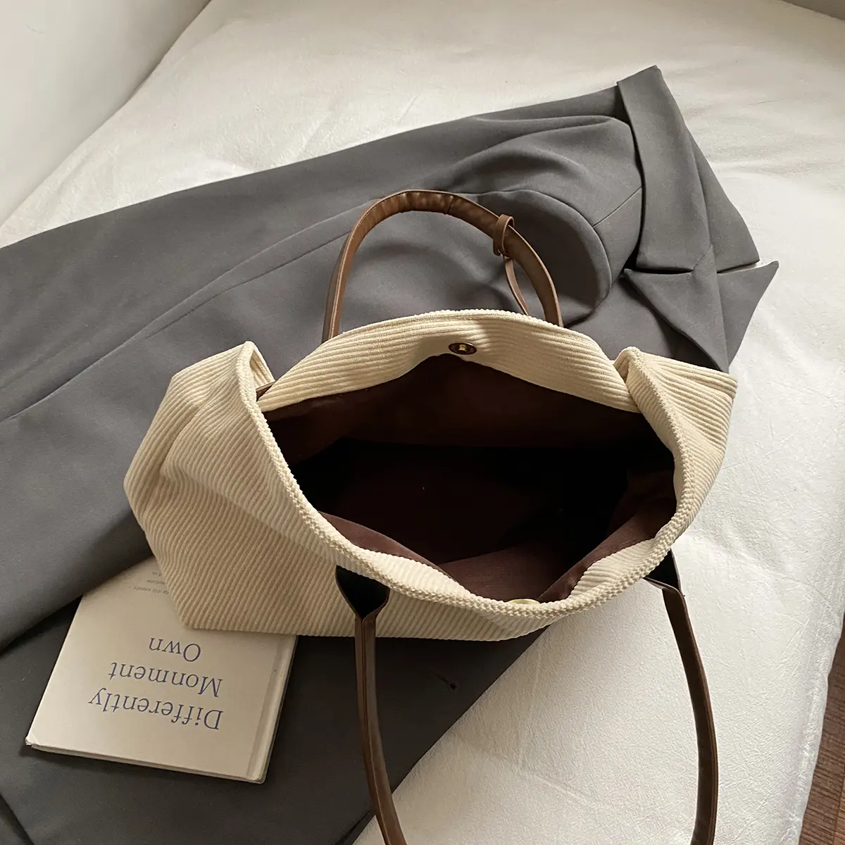 LEFTSIDE Women's Corduroy Shoulder Bag 2025 Winter New Trend Fashion Retro Tote Bag Luxury Brand Designer Handbags and Purses