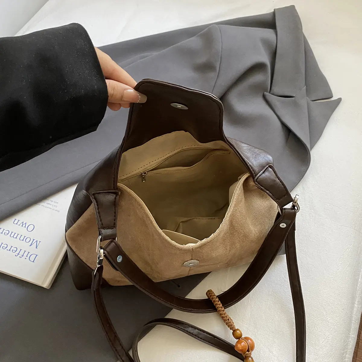 LEFTSIDE Women Small PU Leather Armpit Shoulder Bag 2025 Winter Fashion Retro Underarm Crossbody Bag Luxury Designer Handbags