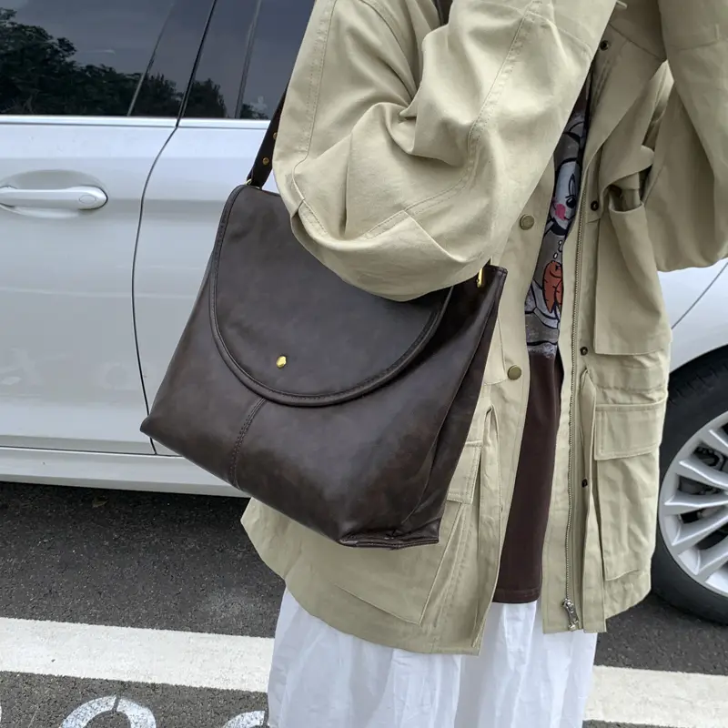 LEFTSIDE Retro PU Leather Flap Crossbody Bags for Women 2025 New Winter Trend Fashion Shoulder Bag Females Handbags and Purses