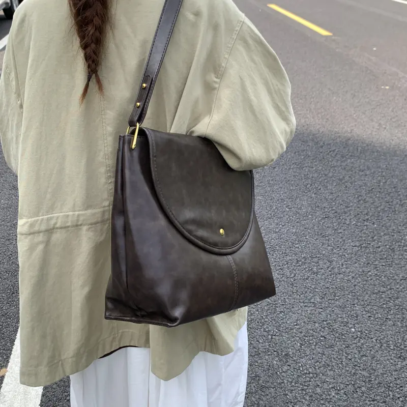 LEFTSIDE Retro PU Leather Flap Crossbody Bags for Women 2025 New Winter Trend Fashion Shoulder Bag Females Handbags and Purses