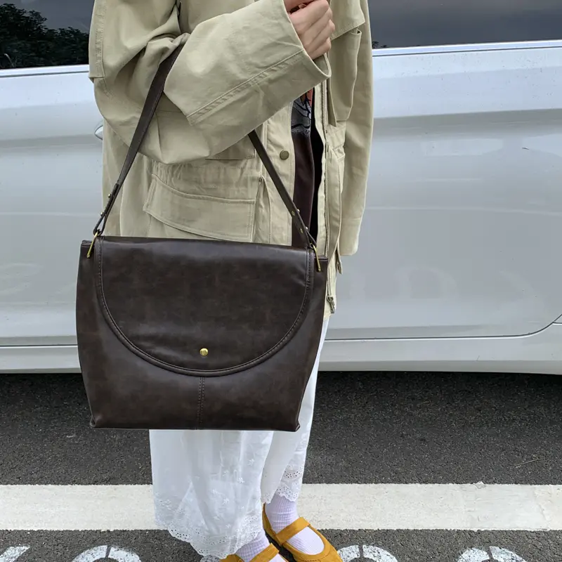 LEFTSIDE Retro PU Leather Flap Crossbody Bags for Women 2025 New Winter Trend Fashion Shoulder Bag Females Handbags and Purses