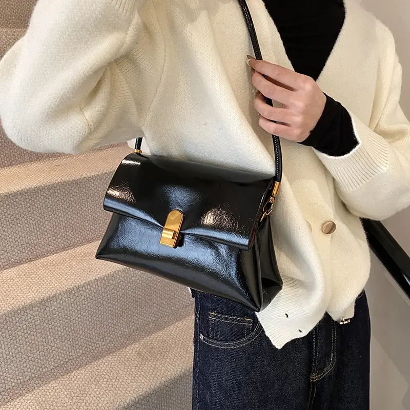 LEFTSIDE 2024 New Y2K Retro Design Small PU Leather Flap Bag Women Fashion Handbags and Purses Shoulder Bag Y2K Crossbody Bag