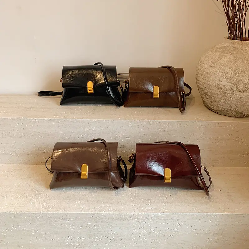 LEFTSIDE 2024 New Y2K Retro Design Small PU Leather Flap Bag Women Fashion Handbags and Purses Shoulder Bag Y2K Crossbody Bag