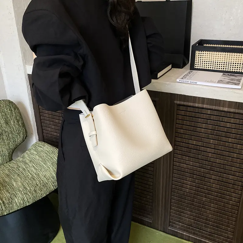 LEFTSIDE Luxury PU Leather Small Bucket Bag Female Underarm Bag 2025 Winter Retro Female New Handbags Crossbody Shoulder Bag
