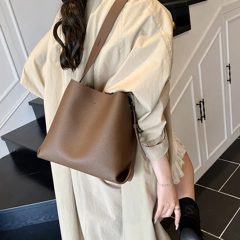 LEFTSIDE Luxury PU Leather Small Bucket Bag Female Underarm Bag 2025 Winter Retro Female New Handbags Crossbody Shoulder Bag