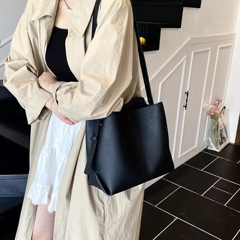 LEFTSIDE Luxury PU Leather Small Bucket Bag Female Underarm Bag 2025 Winter Retro Female New Handbags Crossbody Shoulder Bag