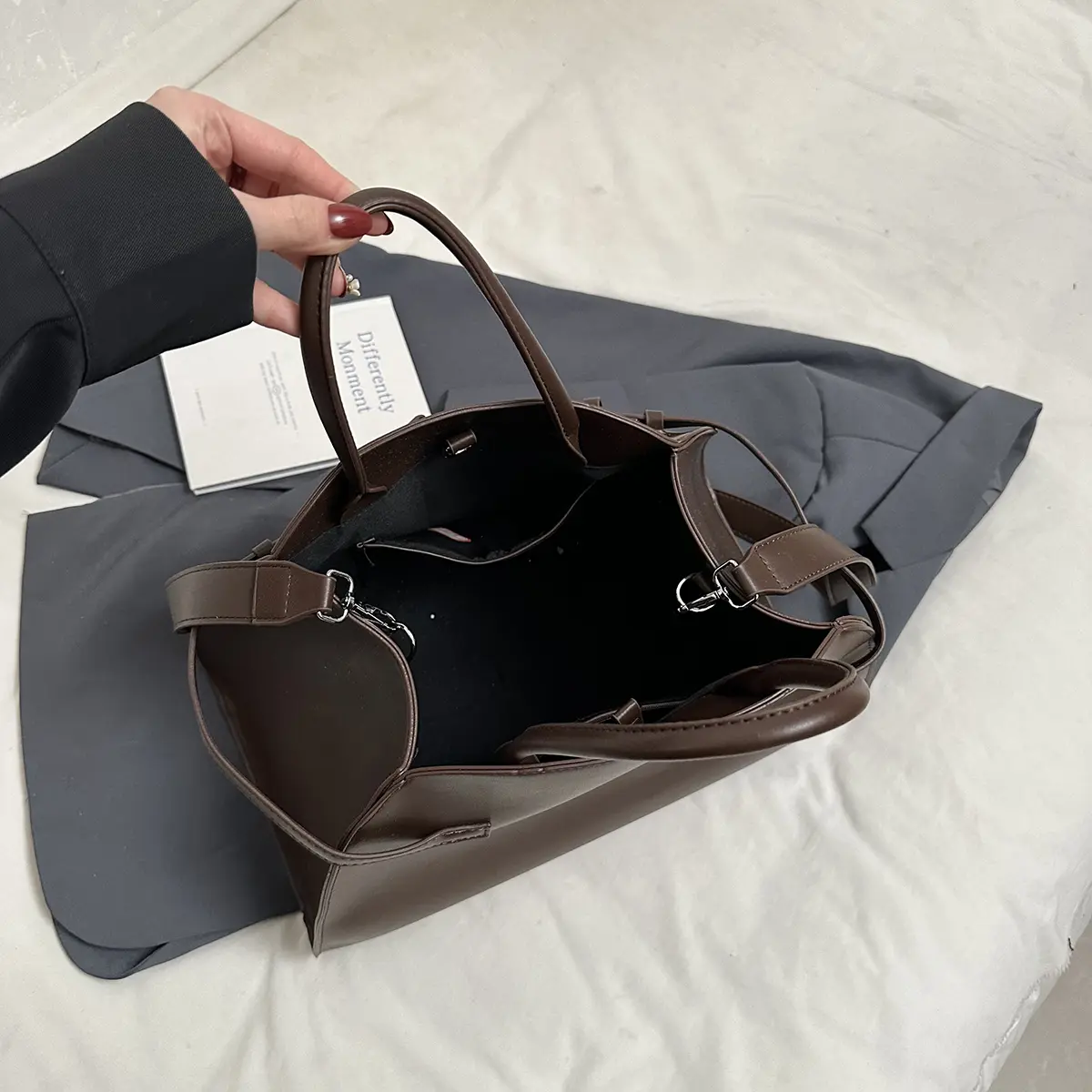 LEFTSIDE Big PU Leather Crossbody Bags Lady Short Handle Shoulder Bag for Women 2024 Designer Y2K Fashion Handbags Tote Bag