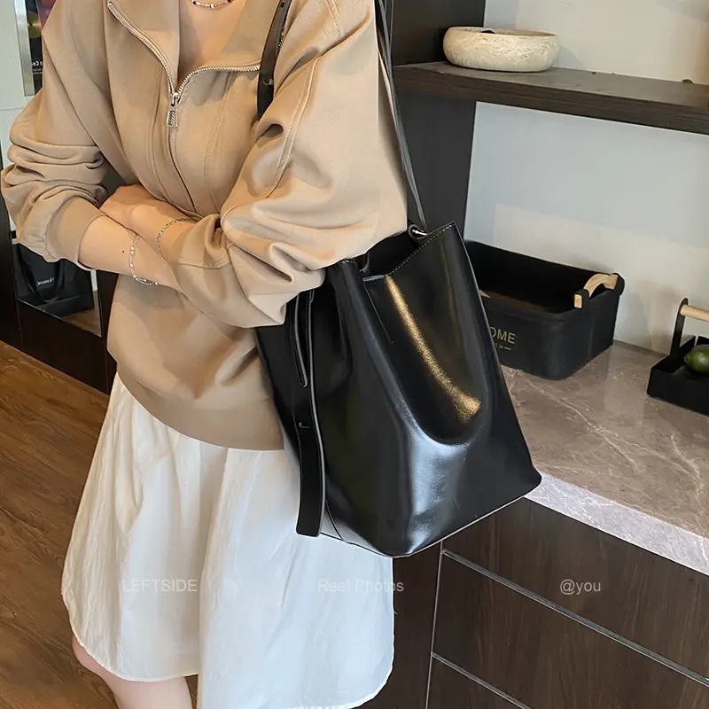 LEFTSIDE PU Leather Bucket Bag for Women Shoulder Bags 2025 Designer Solid Color Crossbody Bag Lady Luxury Handbags and Purses
