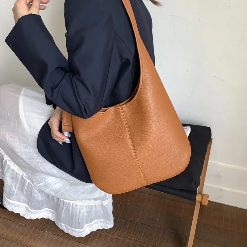 LEFTSIDE Luxury PU Leather Small Bucket Bag Female Hobo Bag 2025 Winter Retro Female New Handbags Crossbody Shoulder Bag