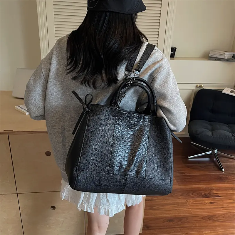 LEFTSIDE PU Leather Alligator Pattern Shoulder Bags for Women 2025 Luxury Designer Tote Bag Females Fashion Chain Handbags