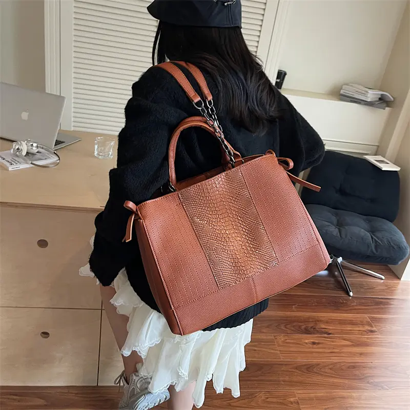 LEFTSIDE PU Leather Alligator Pattern Shoulder Bags for Women 2025 Luxury Designer Tote Bag Females Fashion Chain Handbags