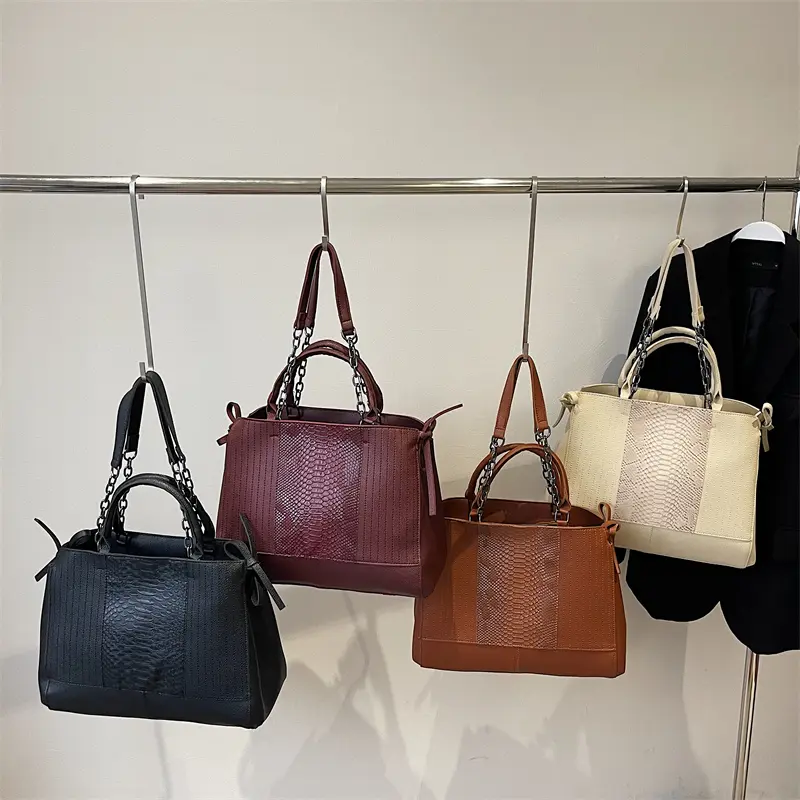 LEFTSIDE PU Leather Alligator Pattern Shoulder Bags for Women 2025 Luxury Designer Tote Bag Females Fashion Chain Handbags
