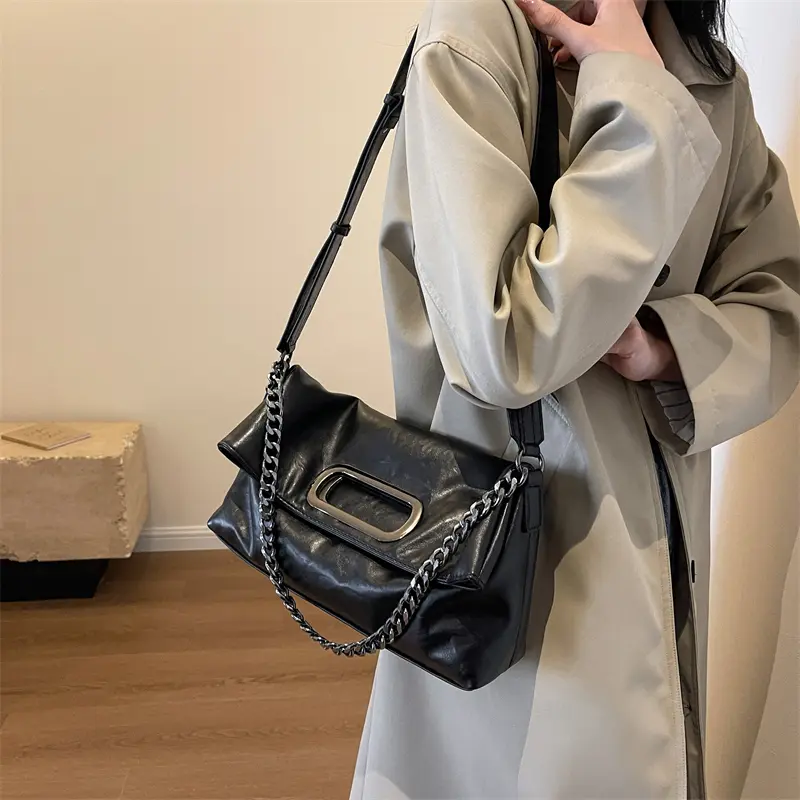 LEFTSIDE Retro Chain Leather Shoulder Bags for Women Simple Hand Bag 2025 Winter Crossbody Bag Lady Travel Vintage Handbags