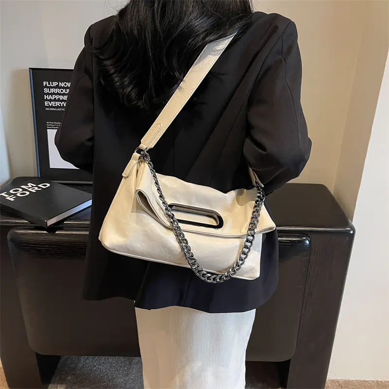 LEFTSIDE Retro Chain Leather Shoulder Bags for Women Simple Hand Bag 2025 Winter Crossbody Bag Lady Travel Vintage Handbags