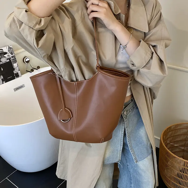 LEFTSIDE 2025 PU Leather Luxury Designer Tote Bag Female High Capacity Shoulder Bag 2025 Female Handbags Solid Color Hand Bag