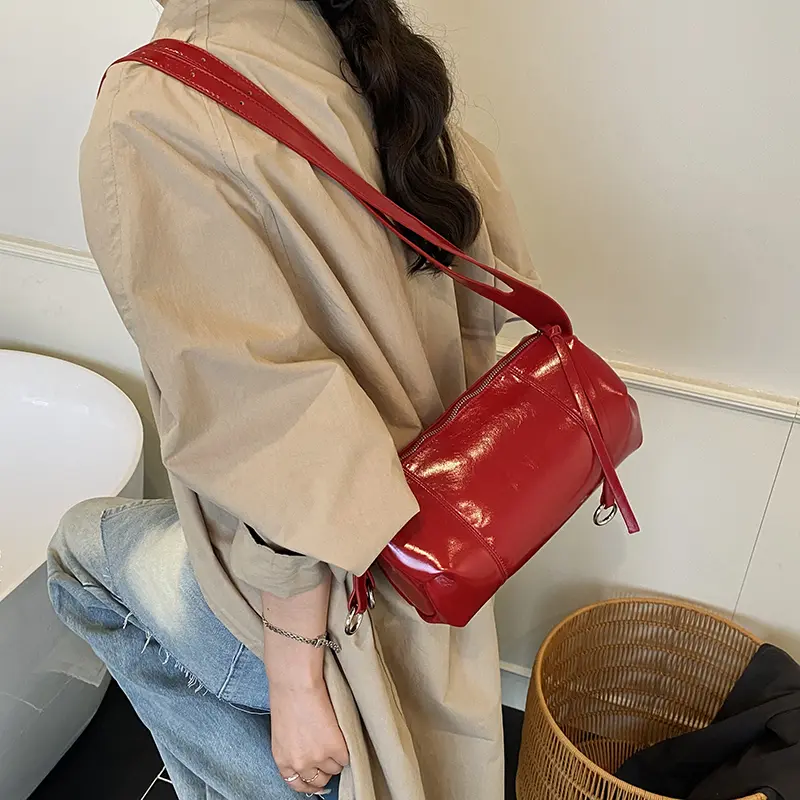 LEFTSIDE 2025 New Design Women's Small PU Leather Crossbody Bag New Handbags and Purses Solid Color Retro Bucket Shoulder Bags