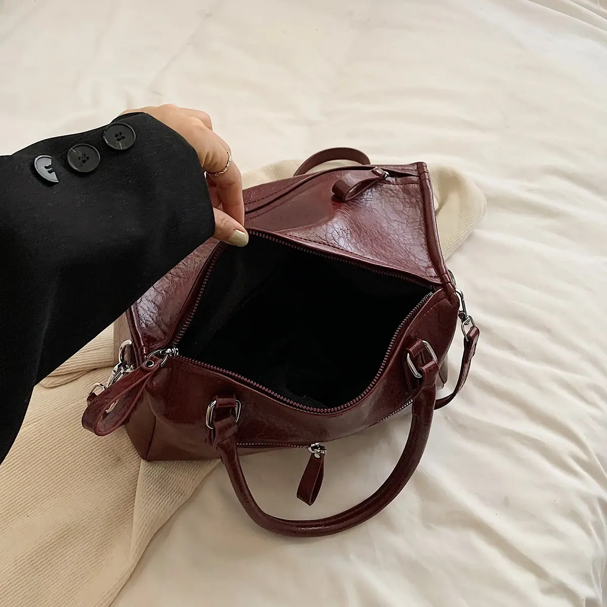 LEFTSIDE Small PU Leather Crossbody Bags Lady Retro Shoulder Bag for Women 2025 Winter Fashion New Trend Y2K Handbags and Purses