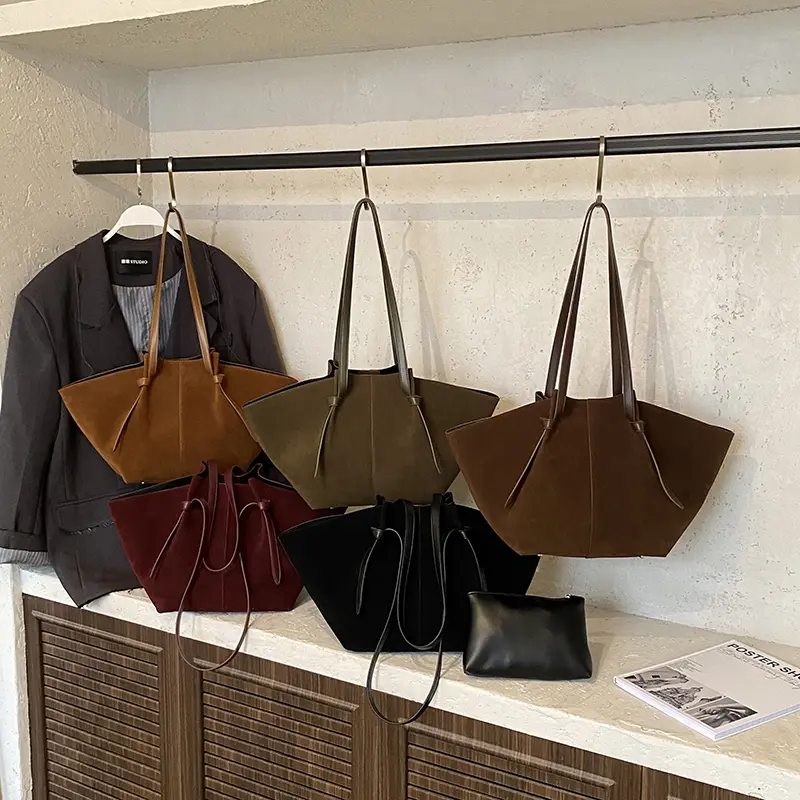 LEFTSIDE Design PU Leather High Capacity Shoulder Bags for Women 2025 Winter Trend Tote Bag Females Retro New ​Luxury Handbags