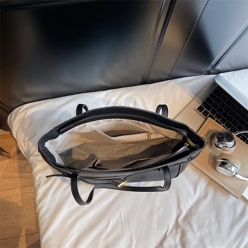 LEFTSIDE 2025 PU Leather Luxury Simple Tote Bag Female Underarm Bag 2025 Female Handbags Solid Color Shoulder Bag Every Hand