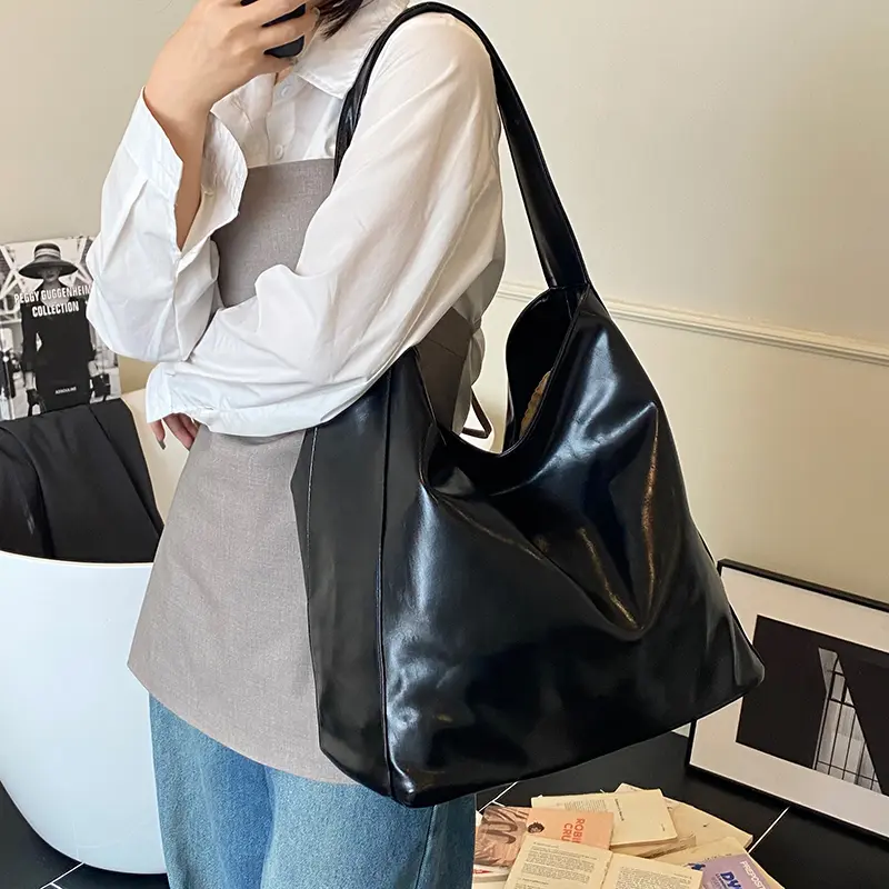 LEFTSIDE High-capacity Shoulder Bags for Women 2025 New PU Leather Females Simple Hobo Bag High Quality Handbags and Purses