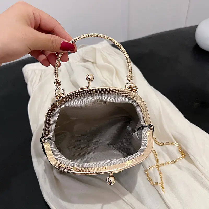 LEFTSIDE Chinese Style Embroidery Beaded Crossbody Bags for Women 2025 Chain New Shoulder Bags Females Short Handle Handbags