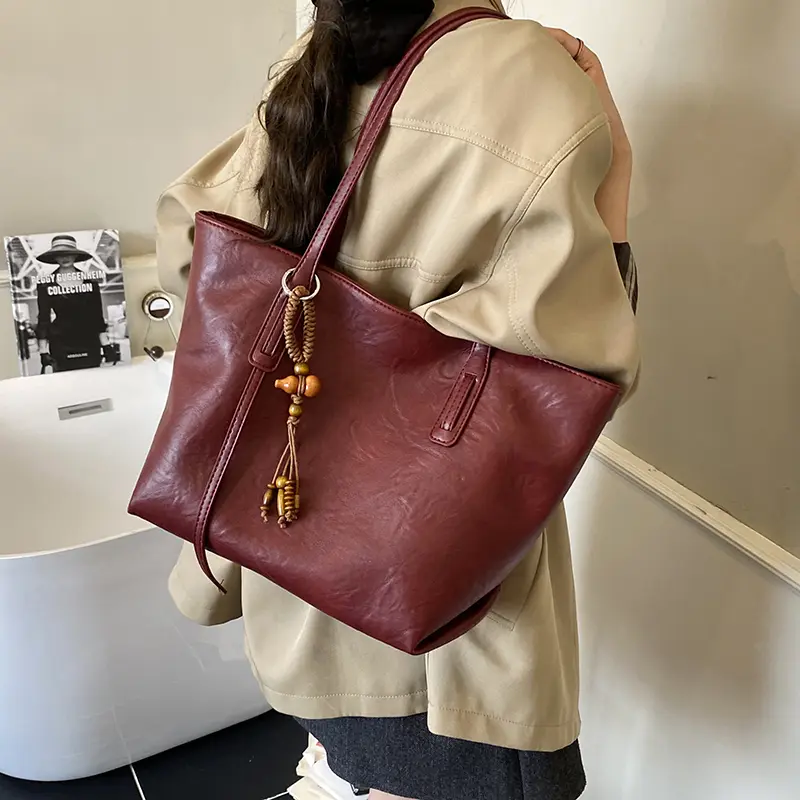 LEFTSIDE Design High Capacity PU Leather Shoulder Bags for Women 2025 New Winter Tote Bag Females Retro New ​Luxury Handbags