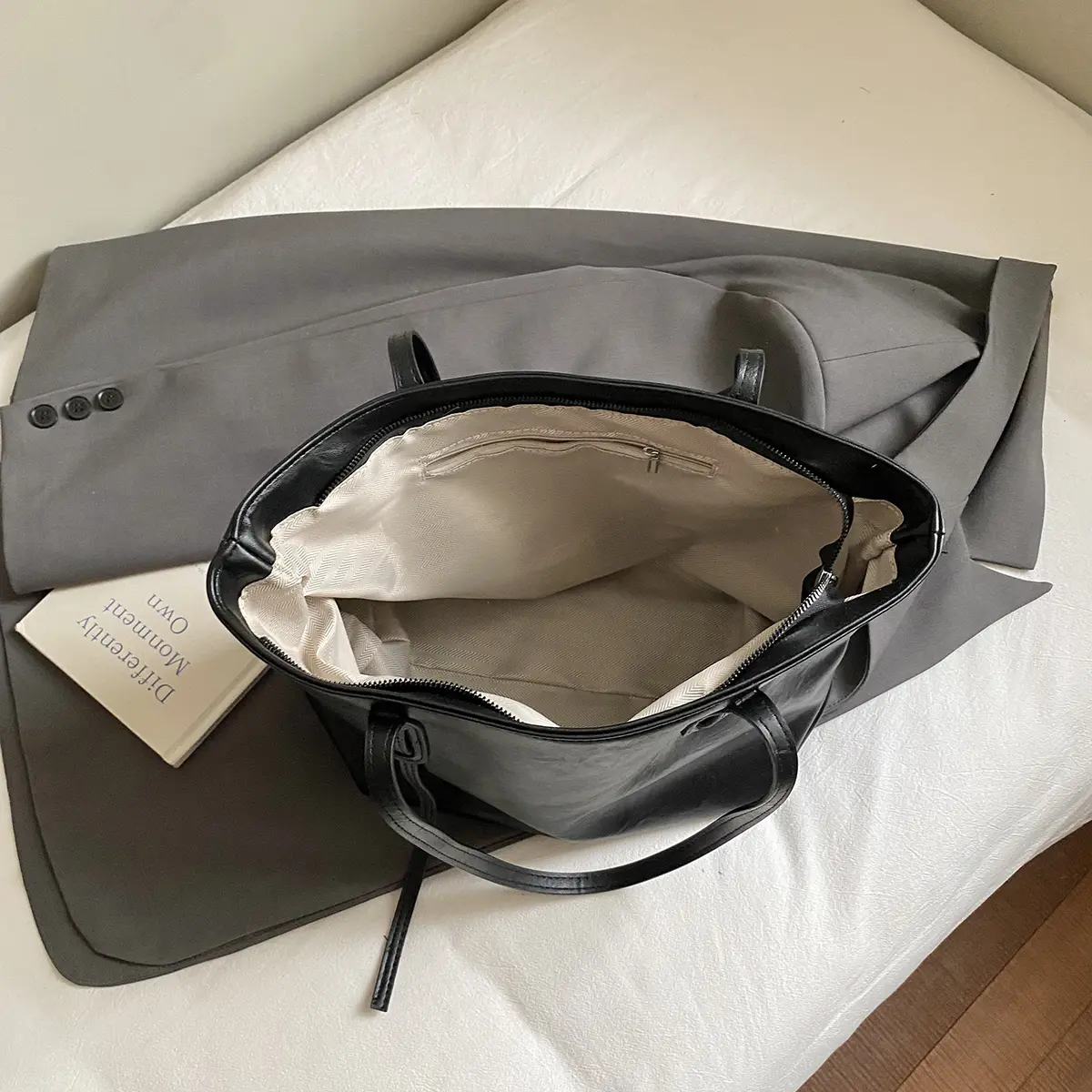 LEFTSIDE Design High Capacity PU Leather Shoulder Bags for Women 2025 New Winter Tote Bag Females Retro New ​Luxury Handbags